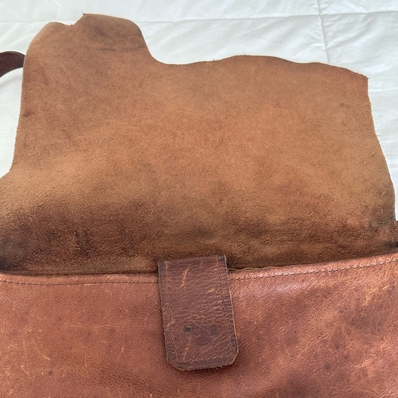 Distressed brown leather Messenger Bag! - Picture 6 of 9